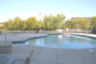 Swimming Pool Hampton Inn Chicago - Gurnee