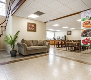 Lobby 5 Quality Inn & Suites