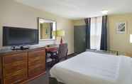 Bedroom 5 Quality Inn Shawnee