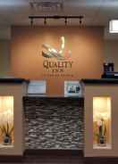 LOBBY Quality Inn Shawnee