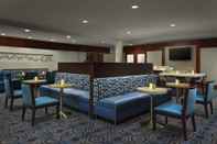 Bar, Cafe and Lounge Courtyard by Marriott Boston-Cambridge