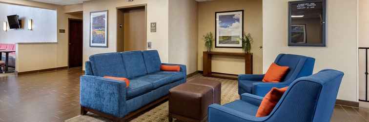 Lobby Comfort Inn Aikens Center