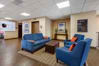 Lobby Comfort Inn Aikens Center