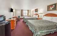 Bedroom 7 Days Inn by Wyndham Canton