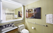 In-room Bathroom 4 Hilton Newark Airport