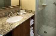 In-room Bathroom 6 The Alloy King of Prussia - a DoubleTree by Hilton