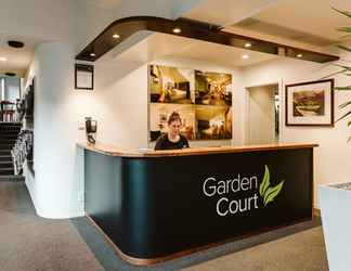 Lobi 2 Garden Court Suites And Apartments