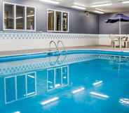 Swimming Pool 4 Quality Inn & Suites