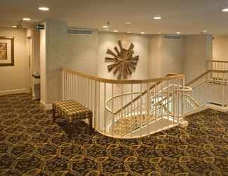 Lobby 2 Ramada by Wyndham Nashville/Music Valley