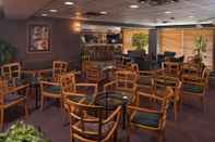 Bar, Cafe and Lounge Ramada by Wyndham Nashville/Music Valley