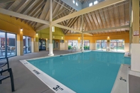 Swimming Pool Homewood Suites by Hilton Chicago-Lincolnshire