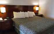 Bedroom 7 Days Inn by Wyndham Morristown