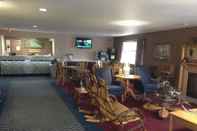 Bar, Cafe and Lounge Quality Inn & Suites