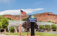 Exterior 3 Days Inn & Suites by Wyndham Kanab