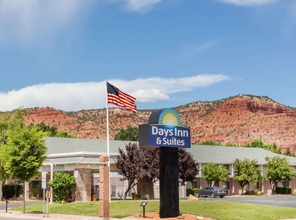 Exterior 4 Days Inn & Suites by Wyndham Kanab