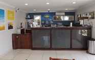 Lobby 4 Days Inn & Suites by Wyndham San Diego SDSU