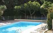 Swimming Pool 7 ibis Styles Toulon La Seyne sur Mer