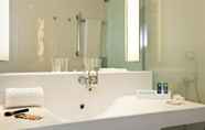 In-room Bathroom 4 ibis Styles Toulon La Seyne sur Mer