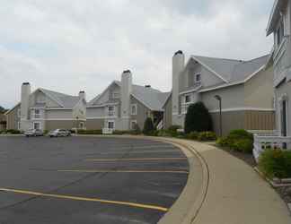 Exterior 2 Hawthorn Extended Stay by Wyndham-Green Bay