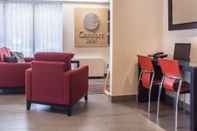 Lobi Comfort Inn Hamilton