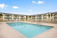 Swimming Pool Travelodge by Wyndham Killeen/Fort Hood