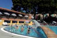 Swimming Pool Hôtel Vacances Bleues Delcloy