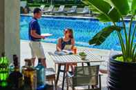 Swimming Pool Makati Shangri-La, Manila