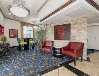 Lobby 2 Red Roof Inn & Suites Macon