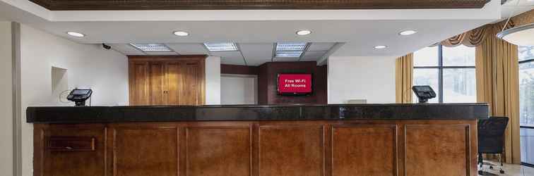 Lobby Red Roof Inn & Suites Macon