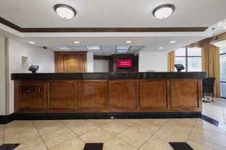 Lobby 4 Red Roof Inn & Suites Macon