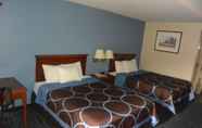 Bedroom 5 Days Inn by Wyndham Clarksville North