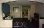 Bedroom 7 Days Inn by Wyndham Clarksville North