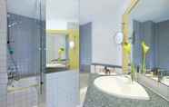 Toilet Kamar 3 Sheraton Hanover Pelikan Hotel