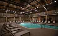 Swimming Pool 5 Radisson Hotel Philadelphia Northeast
