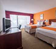 ห้องนอน 5 Howard Johnson Hotel&Conf Cntr by Wyndham Fullerton/Anaheim