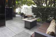 Common Space Courtyard by Marriott Los Angeles LAX/Century Boulevard