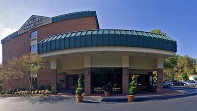 Exterior 4 Country Inn & Suites by Radisson, Williamsburg East (Busch Gardens), VA