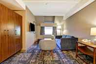 Common Space Four Points by Sheraton St. Catharines Niagara Suites