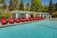 Swimming Pool Pleasanton Marriott