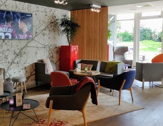 Sảnh chờ 2 Novotel Paris Saclay