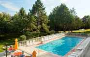 Swimming Pool 5 Novotel Paris Saclay