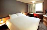 Bedroom 7 ibis Chateauroux