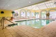 Swimming Pool Comfort Inn & Suites