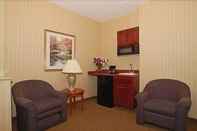 Common Space Comfort Inn & Suites