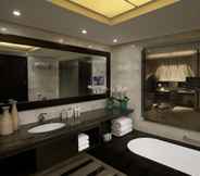 Toilet Kamar 5 The Dan Carmel Hotel