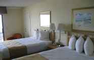 Bedroom 2 Days Inn by Wyndham Daytona Oceanfront