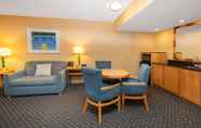 Common Space 5 La Quinta Inn & Suites by Wyndham Deerfield Beach I-95