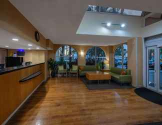 Lobby 2 La Quinta Inn & Suites by Wyndham Deerfield Beach I-95