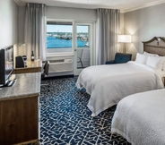 Kamar Tidur 4 The Newport Harbor Hotel & Marina