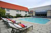 Swimming Pool Parker Hotel Brussels Airport